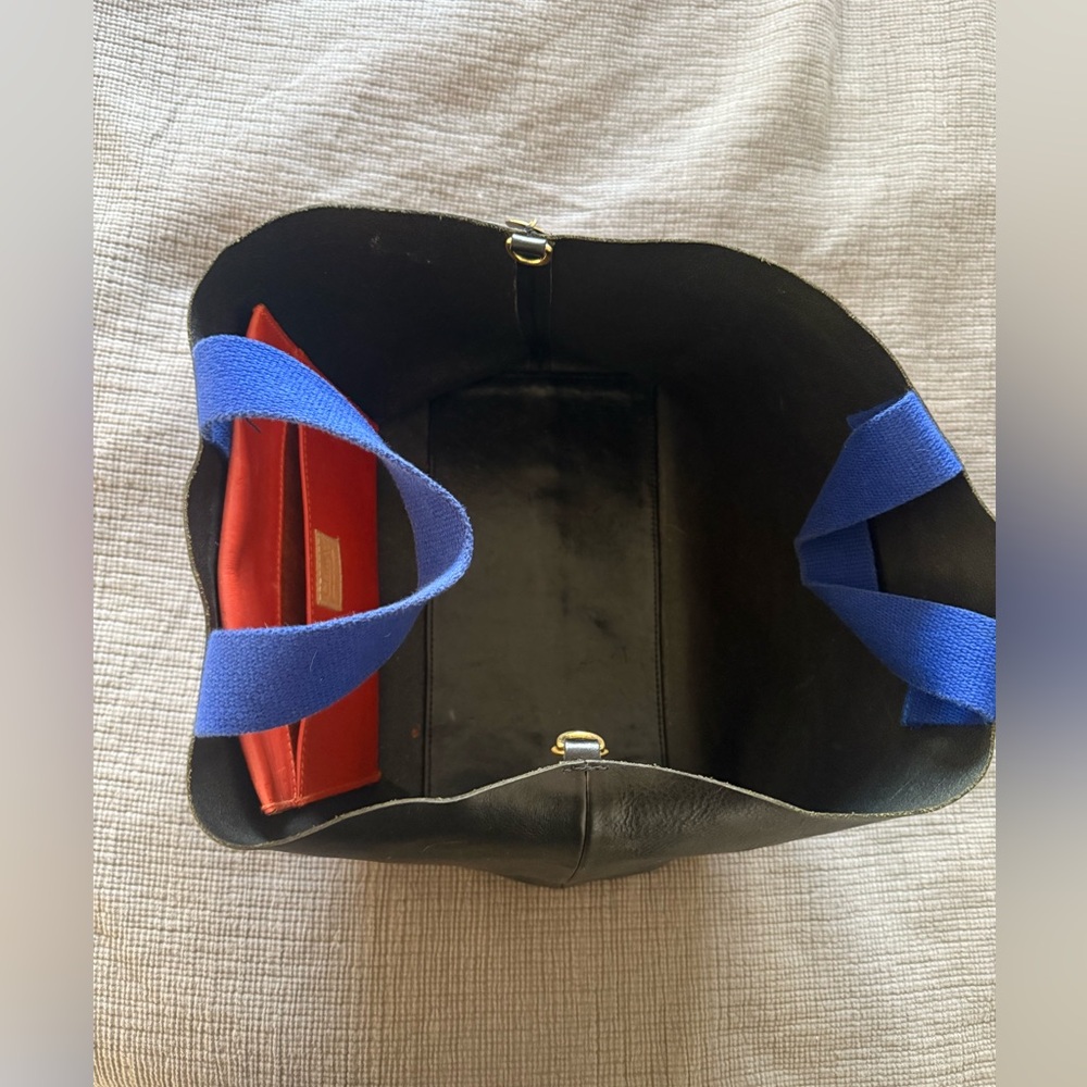 Clare V.  Like New
Bateau Tote: Black Rustic. 
CLARE20651335A314
